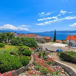 Апартаменты Malerisches Mit Traumhaften Meerblick, Grillplatz, Garten, Waschmaschine Нови-Винодолски