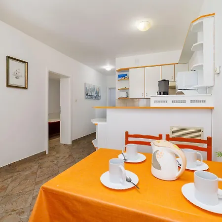 Malerisches Mit Traumhaften Meerblick, Grillplatz, Garten, Waschmaschine Appartement Novi Vinodolski