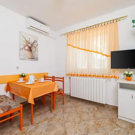 Malerisches Mit Traumhaften Meerblick, Grillplatz, Garten, Waschmaschine * Novi Vinodolski