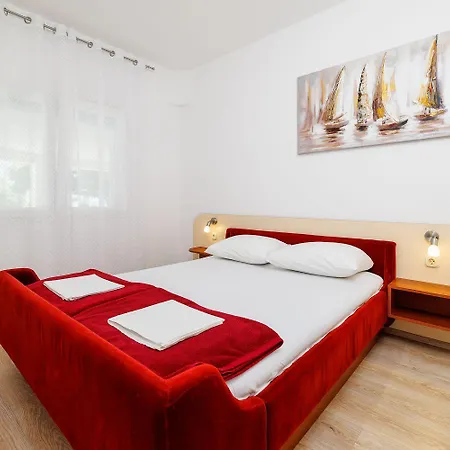 Apartment Malerisches Mit Traumhaften Meerblick, Grillplatz, Garten, Waschmaschine Novi Vinodolski