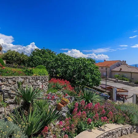 Malerisches Mit Traumhaften Meerblick, Grillplatz, Garten, Waschmaschine Appartement Novi Vinodolski