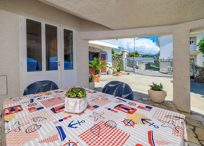 Apartman Malerisches Mit Traumhaften Meerblick, Grillplatz, Garten, Waschmaschine
