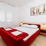 아파트 Malerisches Mit Traumhaften Meerblick, Grillplatz, Garten, Waschmaschine 노비비노돌스키