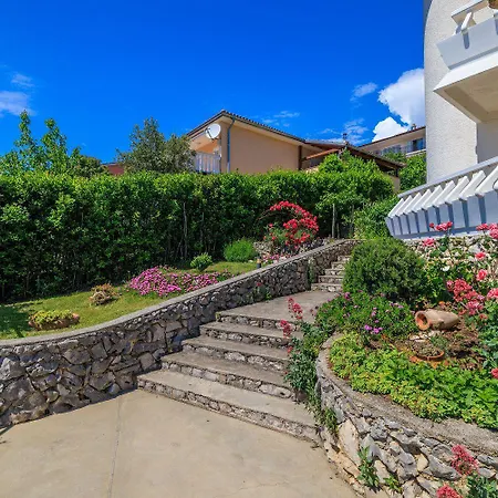 Malerisches Mit Traumhaften Meerblick, Grillplatz, Garten, Waschmaschine Novi Vinodolski